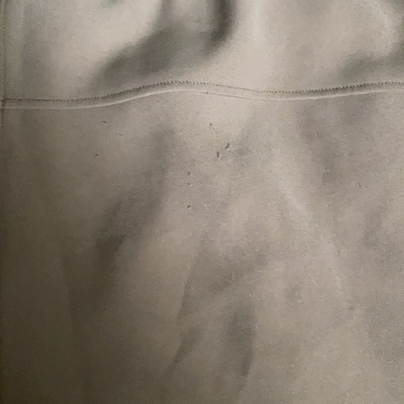 Lululemon on the fly woven pants - Picture 3 of 4